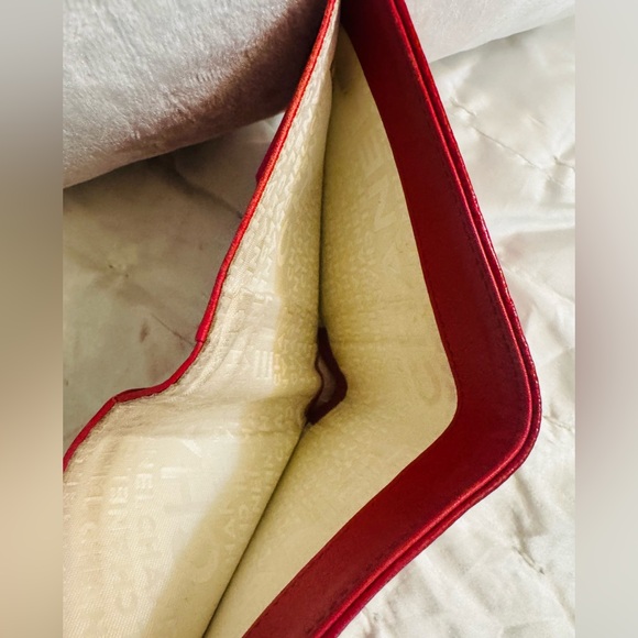CHANEL Red Wallet - Picture 7 of 11